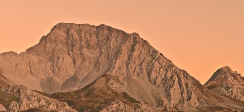 LUZ CREPUSCULAR SOBRE PEÑA UBIÑA